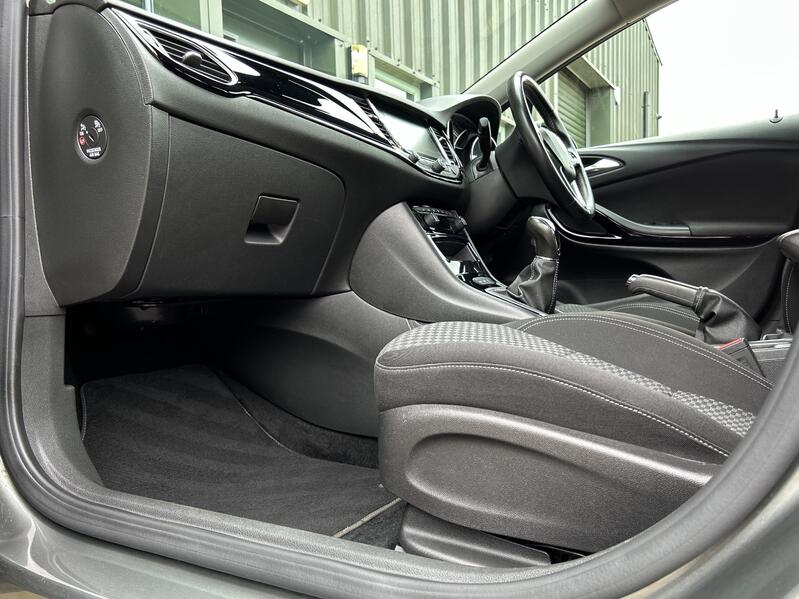 VAUXHALL ASTRA