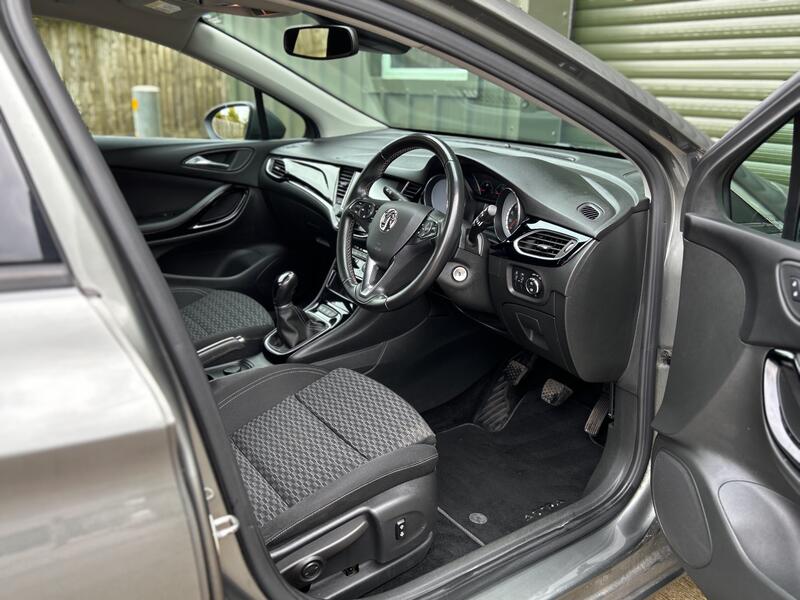 VAUXHALL ASTRA